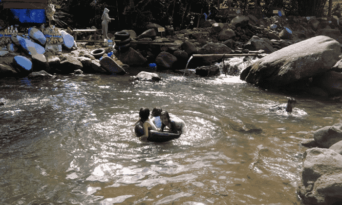 Sungai Ciharus Tempat Wisata dengan Sensasi Nasi Liwet Khas