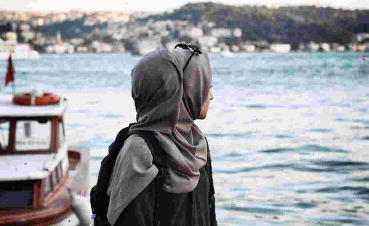 Ide Gaya Hijab ke Pantai