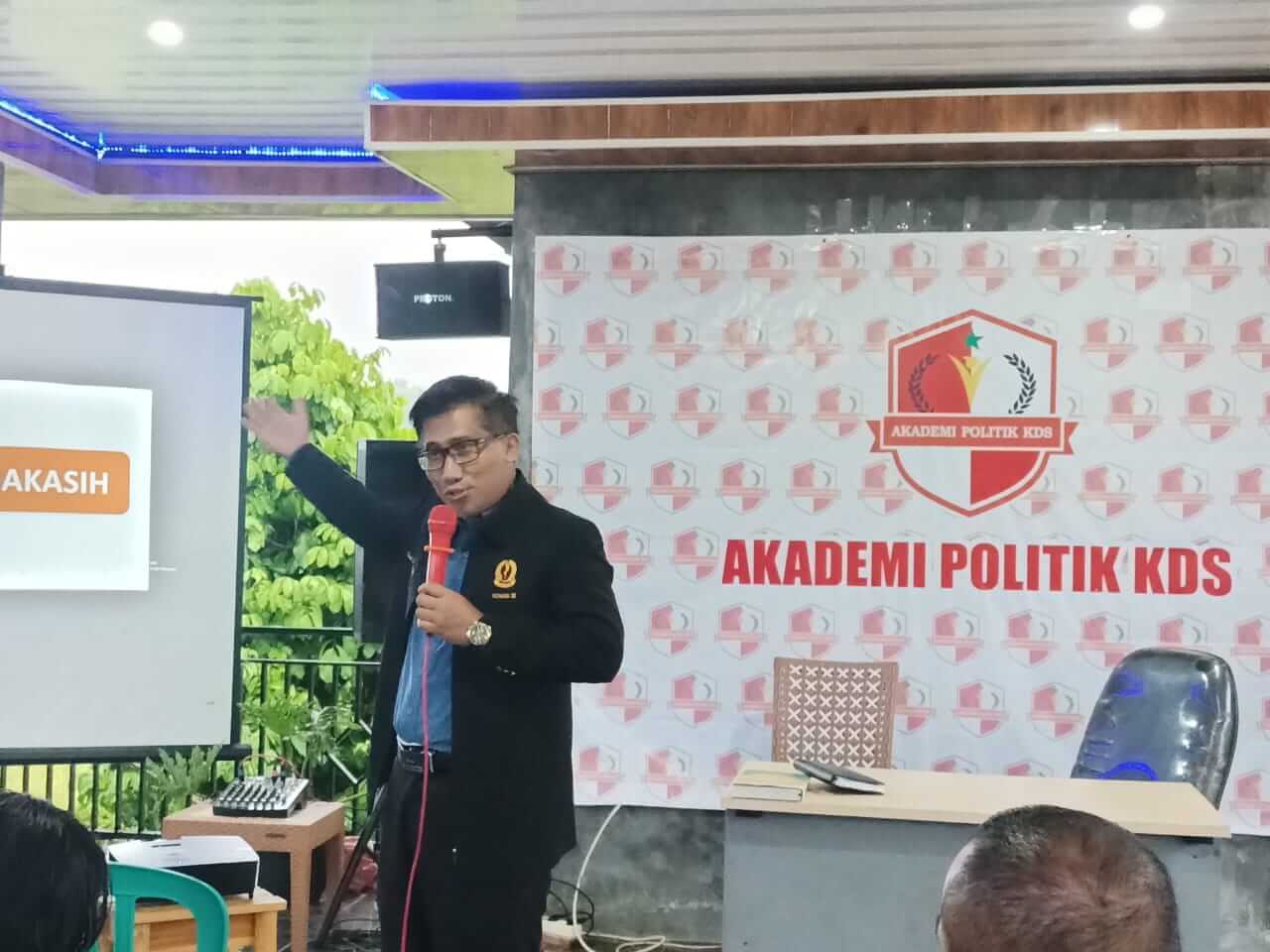 Akademi politik KDS