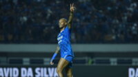 Prediksi Line Up Persib VS PSM Makassar, Teja Paku Alam atau Kevin Mendoza